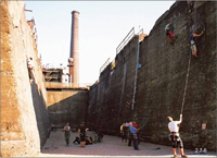 廠房設(shè)計為書店繹