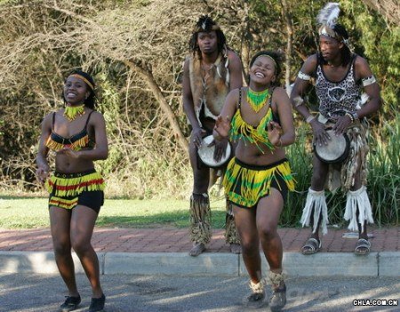 ��ɶ��˵Ĳ�����Ⱥ