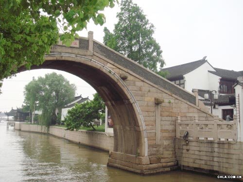 �K�ݾ��c(di��n)�����K���⺮ɽ�� ����̫����������(�D)