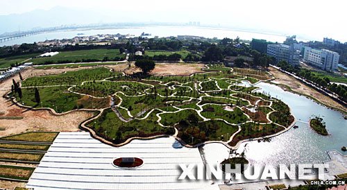 6��24���Ĕz�ĸ����r(n��ng)�ִ�W(xu��)��(n��i)���Ї�(gu��)�؈D�Π�����A���؃�(y��u)ֲ��@�� λ�ڸ����r(n��ng)�ִ�W(xu��)���A�V��(ch��ng)�����A���؃�(y��u)ֲ��@��ǰ�깤������e7�fƽ���׵�ֲ��@���Ї�(gu��)�؈D�Π���@�־��^���̌W(xu��)�����С����՞�һ�w��ּ��׌����ČW(xu��)���������˽��r(n��ng)�I(y��)�Ƽ��ɹ��� ���A��l(f��)������ �z�� 