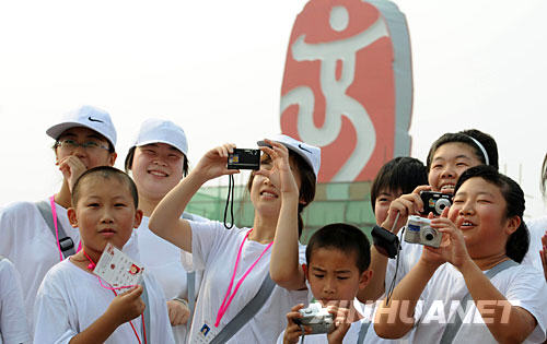 7��26�糿��һȺ�����ο��ڡ��Ї�(gu��)ӡ��ǰ���ա� Ŀǰ�����ڴ�еġ��Ї�(gu��)ӡ���ɞ��찲�T(m��n)�V��(ch��ng)�������˲�Ŀ�ĊW�\(y��n)���^(gu��n)�� ���A��ӛ�� ���� �z