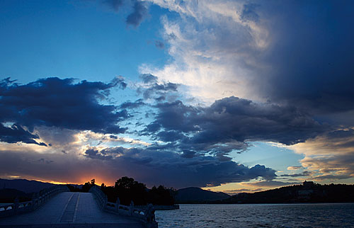 �������������������U�͈@��������