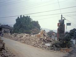 �����´��Ĵ�������Ҫ�ؘ� �zӰ����С�U