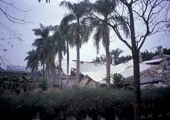 �е����ṩ���`�ϵİ��D   �zӰ����С�U