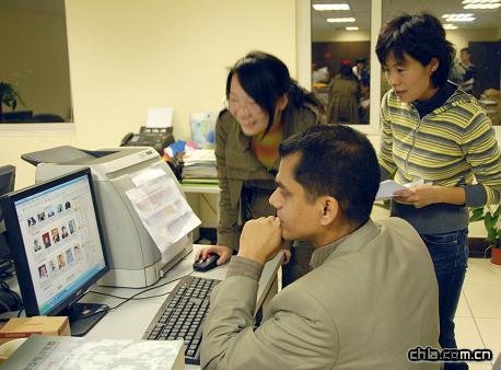 �χ��_�l��h���c�ɳ��m�lչ���Y���о��TMamul Hoque Khan�H�R�Ї��L���@�־Wҕ�칤��