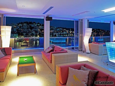 ���_�؁�Adriana�u�I���Ƶ�