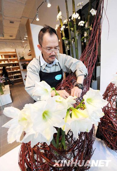 ʥ�Q�������ͻ�ˇ����