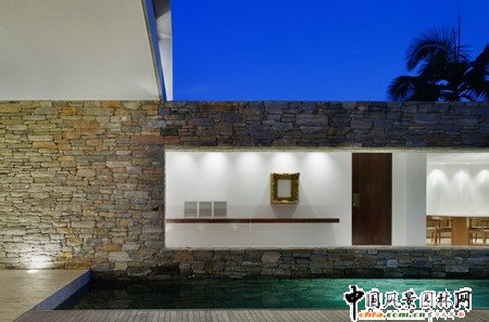 �����������R�����W�߸��OӋCasa Mirindaba�e��