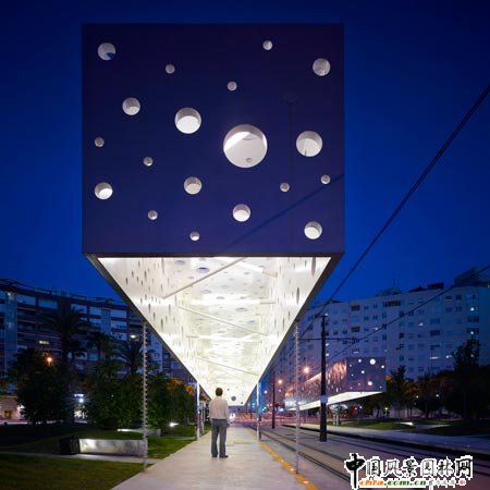 Ư���������������\��܇վ ��һ��Ĺ������g