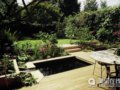 L形的水池花園