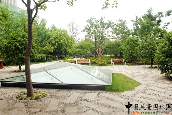 �������X���³�һ̖������_���^����