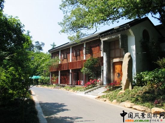 ���ݾ�Ϫ��÷�X�C������1��(bi��o)���^����