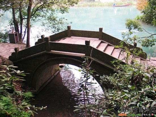 ���ݾ�Ϫ��÷�X�C������1��(bi��o)���^����