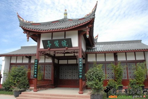 ��(j��)�ψ@���@