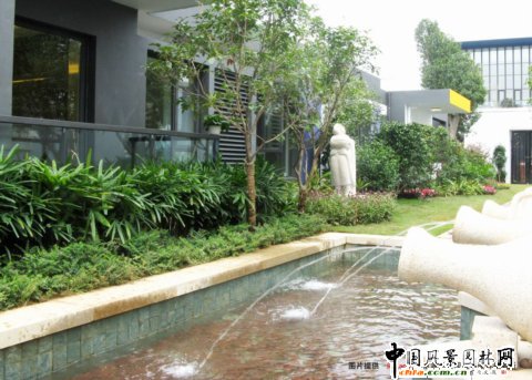 �Lɳ �����{��