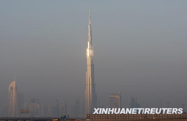 1��4�գ����߳��^(gu��)800�ס����w160�ӵġ��ϰ����������ڰ�����(li��n)�����L(zh��ng)��(gu��)�ϰݡ�������(li��n)�����L(zh��ng)��(gu��)���ڮ�(d��ng)�՞顰�ϰ������e����ɵ�Y�����_(k��i)�@���ߘǴ_�и߶ȵ��i�ס�