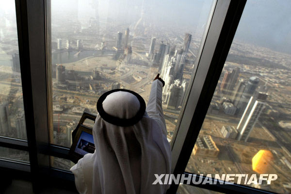  1��4�գ��ڰ�����(li��n)�����L���ϰݣ�һ�������ڿ��߳��^800�ס����w160�ӵġ��ϰ�������(n��i)���^��