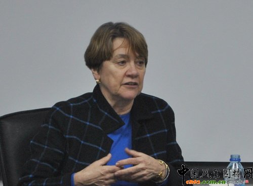 �eϦ���၆��W�OӋ�WԺԺ�LMarilyn Jordan Taylor������ɏ���s����̩�գ�Ůʿ