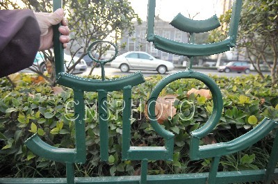 ���ݣ��ǘ����˺��С������ֵ���ɫ�G���o��