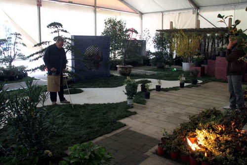 ����ʣ���һ����Ʒ�@�֪q����һ�P��ˮƽ�ć���