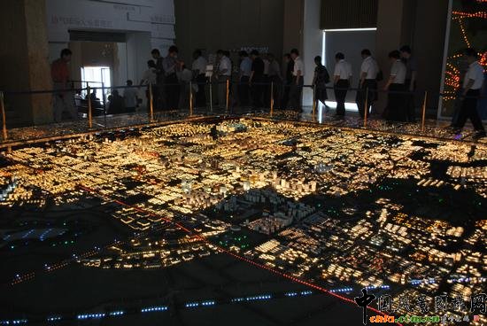 ��ɽ����չ�[�^����