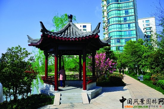 ������ɽ��(������B-�Ͻ���l)�C�����ξG������