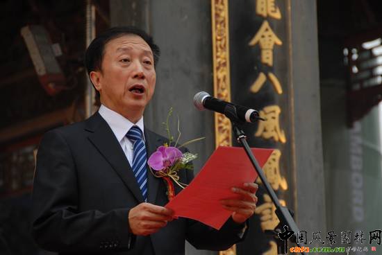 ������ί��ίţ�г�ͬ־�������l�����vԒ