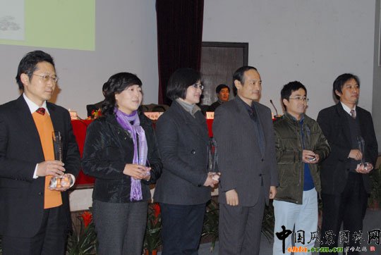 �@ұ���F�w���@��ԺУ������Ӱ