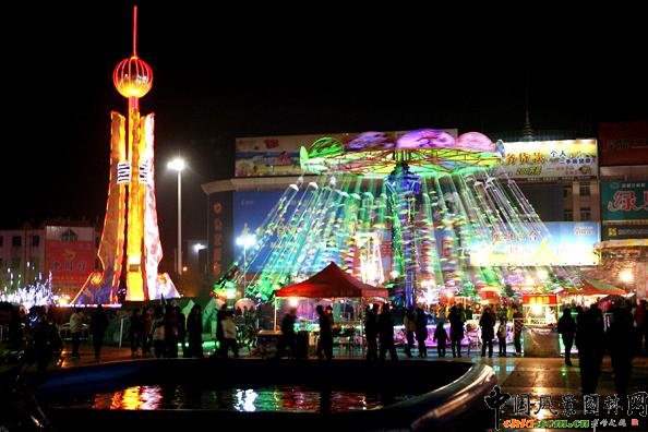 ������ҹ�F��һ���R����̎��һƬ�����ğ������ż��ˣ�æ����һ����˂����������е�������һ�ж������X��