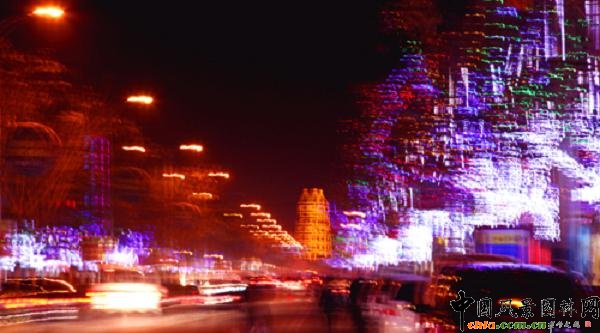 ������ҹ�F��һ���R����̎��һƬ�����ğ������ż��ˣ�æ����һ����˂����������е�������һ�ж������X��