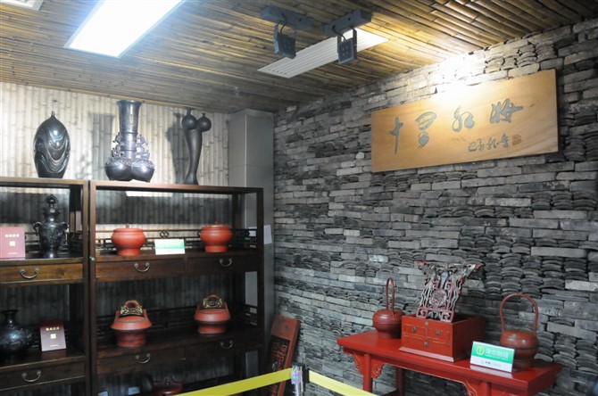 滕頭案例館中展示的“十里紅妝”寧波風情