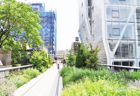 　　位于紐約市內的高線公園即將完工，預計于2014年向公眾開放。公園是在原先廢棄的鐵道基礎上景觀改造形成的。這個公園是整個高線公園項目的最后一部分，整個項目旨在對類似的廢棄空間進行重新開發利用，服務大眾。