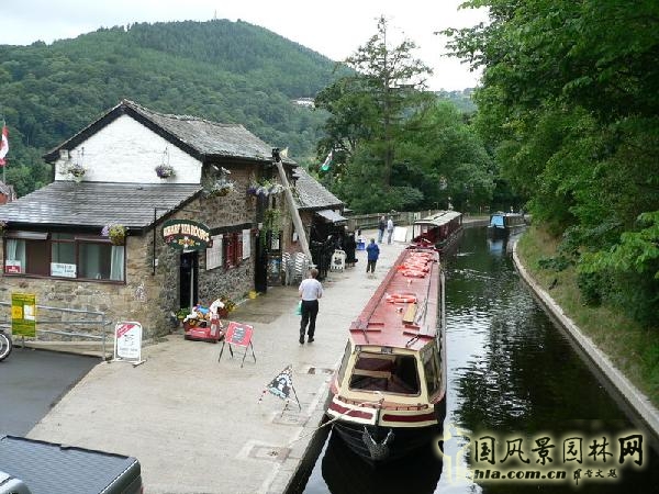 旁特斯沃泰水道橋與運河