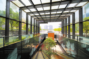 地下空間的充分開發使得屋頂綠化有了廣闊的用武之地