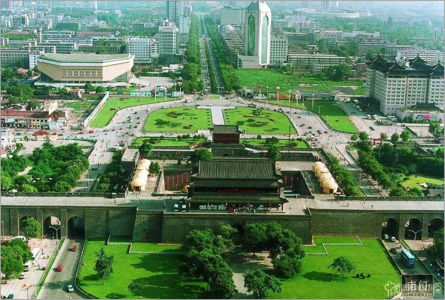 九十年代改造的南門廣場