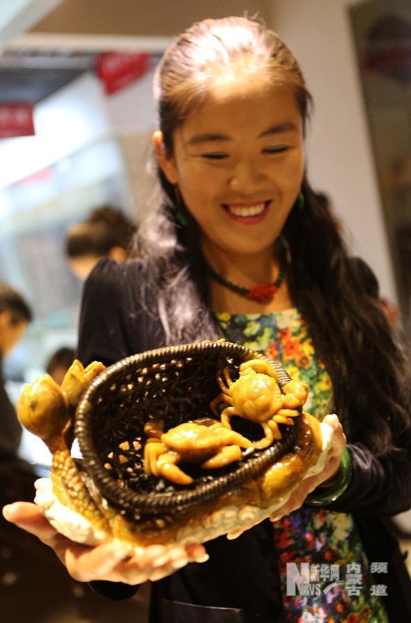 阿拉善瑪瑙奇石亮相京城 