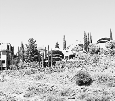 沙漠上的生態(tài)建筑實驗城市——阿科桑底