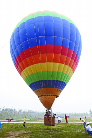 熱氣球光雕表演現(xiàn)場(chǎng)