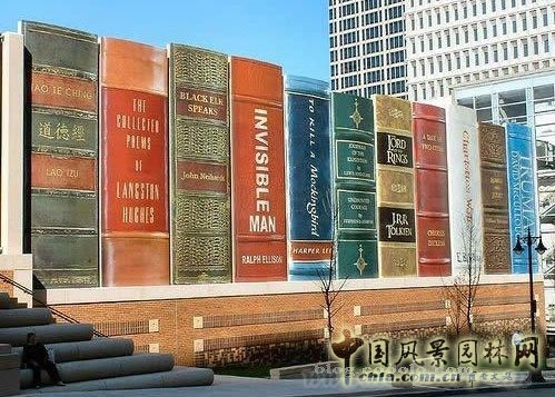 美國最酷圖書館停車場