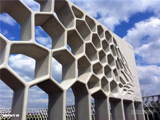 荷蘭馬克西姆公園蜂網(wǎng)狀長廊