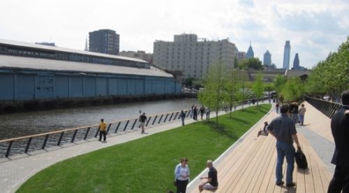 草坪和露天座位為人們觀看風景及其它休閑活動提供了充足的座位