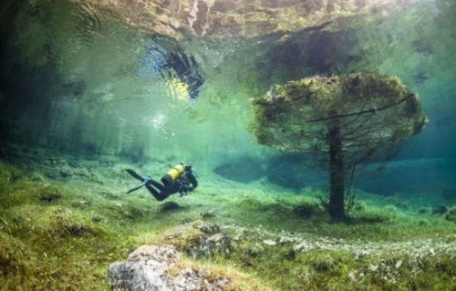 奧地利冰川融雪淹沒公園造奇景