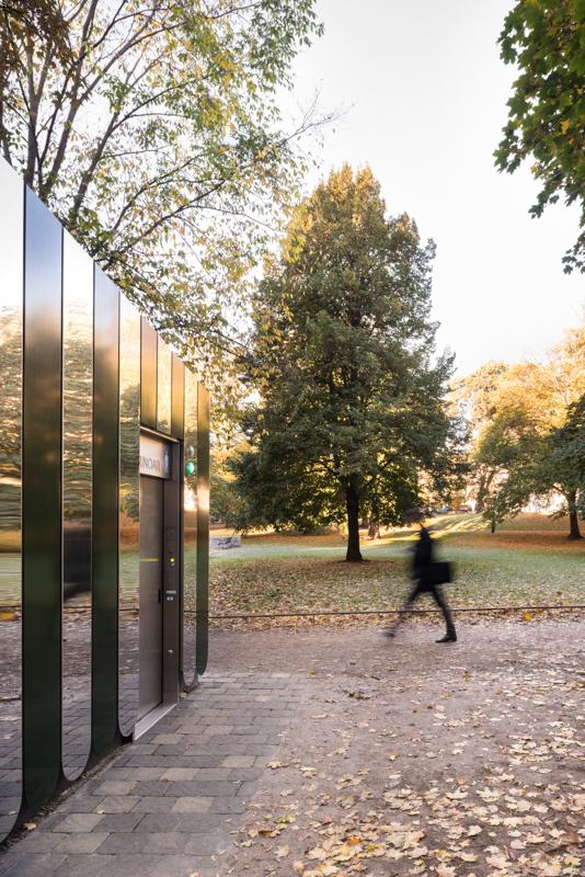 斯德哥爾摩公共廁所