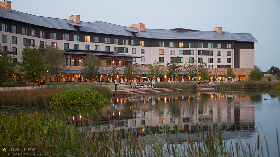 美國(guó)德勤大學(xué)校園景觀