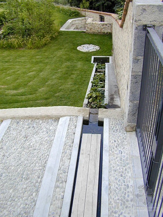 法國(guó)Charance露臺(tái)花園