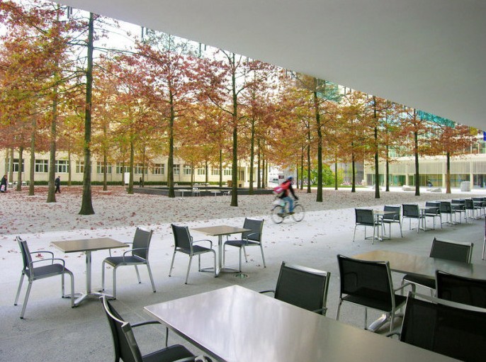 瑞士巴塞爾諾華公司總部廣場