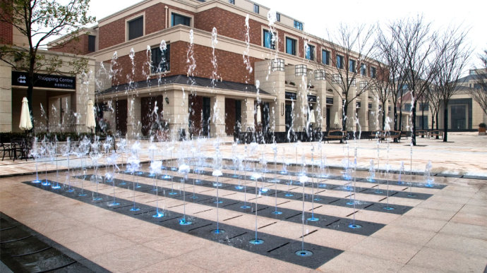 廣場(chǎng)盡端的旱噴小廣場(chǎng)