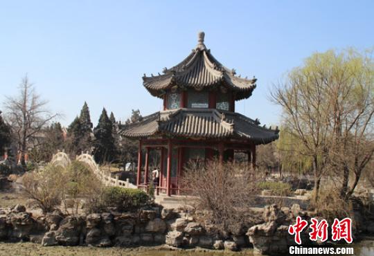 “蓮池行宮十二景”之一――宛虹亭。李芳華攝