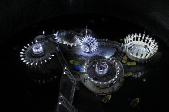 羅馬尼亞廢棄鹽礦變身奇幻主題公園