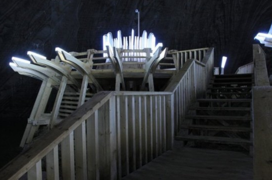 羅馬尼亞廢棄鹽礦變身奇幻主題公園